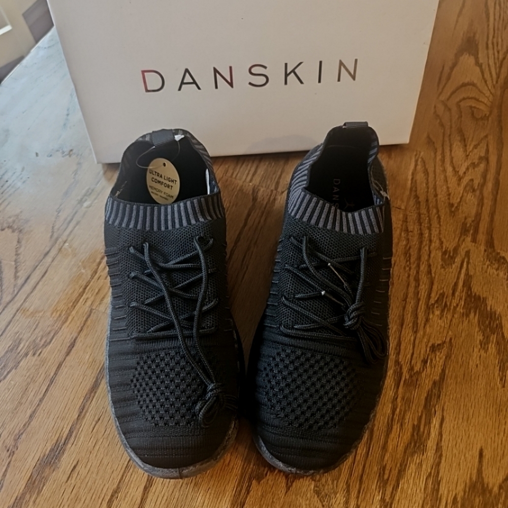 Danskin Energy black sneakers,size 10.New